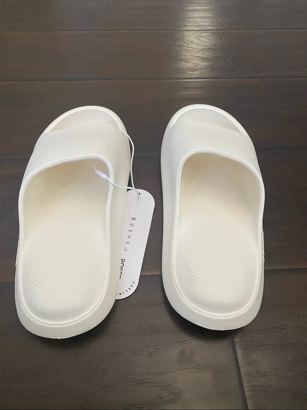 New with tag Posee Chillax lightweight rubber slide sandals women’s size 7.5